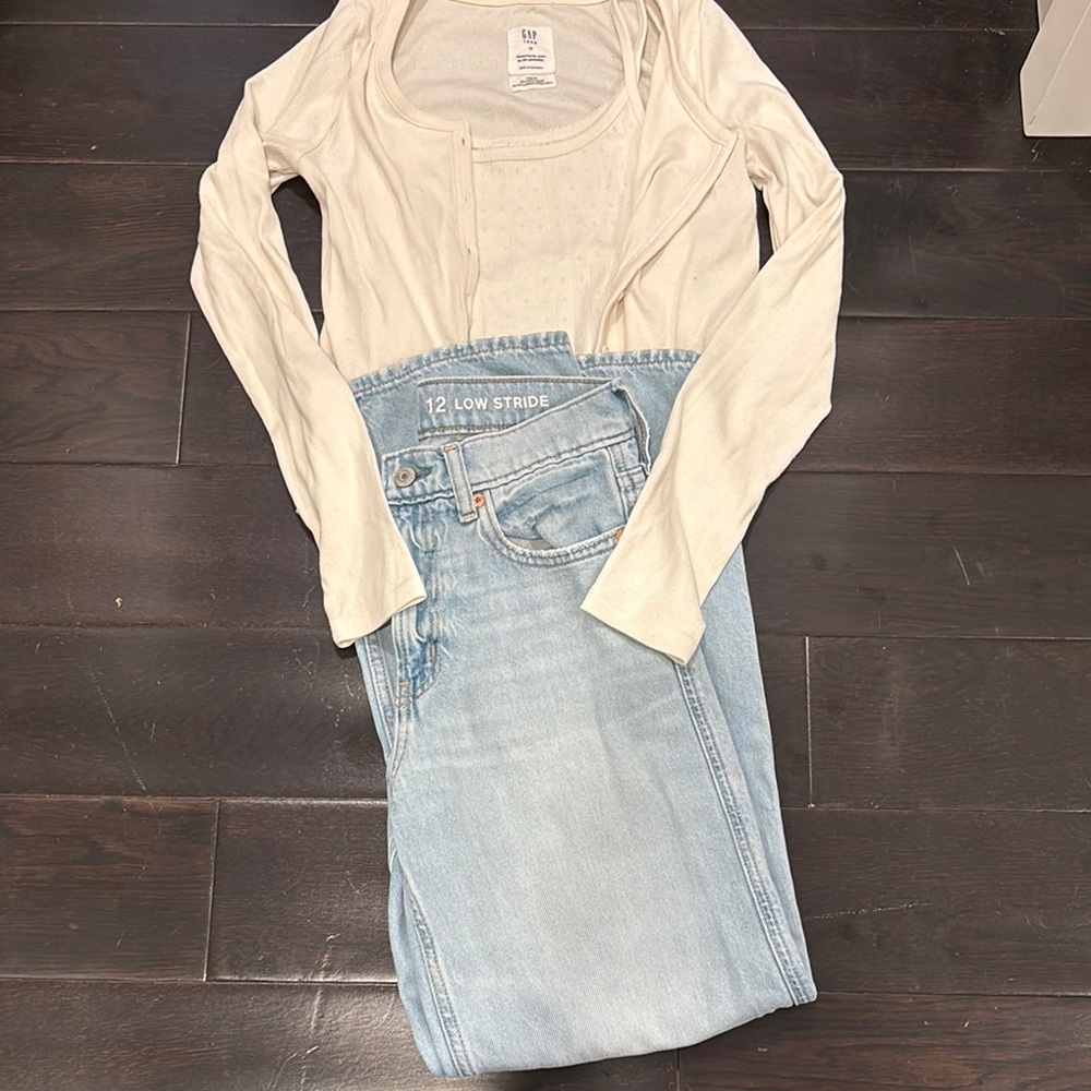 Girls Gap outfit; Cream Tank and Top and Light Blue Jeans